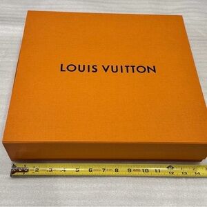 Louis Vuitton box